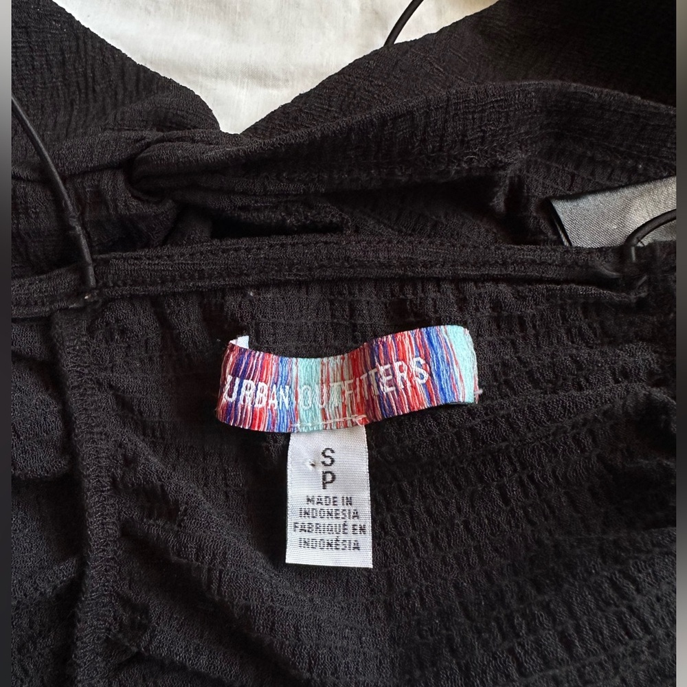 URBAN OUTFITTERS Samara Twist Cami Top - size small - Picture 5 of 5